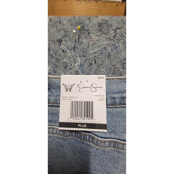 Jessica Simpson Women's Myrtle Barrel Leg Light wash Capri Jeans Size 20W - Picture 9 of 11